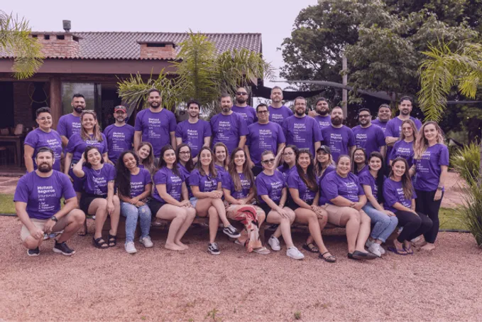 A Mutuus Seguros é confiável? Na imagem, vemos um dos aspectos que tornam a Mutuus a melhor corretora digital de seguros no Brasil: seu time de especialistas prontos e capacitados para atender empresas de todos os portes.