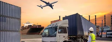 Transporte intermodal e transporte multimodal: o que são? Na imagem, representação dos vários modais de transporte por meio de veículos: avião, caminhão e embarcação.